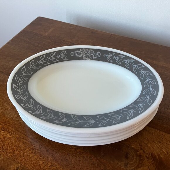 Vintage Pyrex Gray Laurel Leaf Small Serving Platters Set of six - Picture 9 of 9
